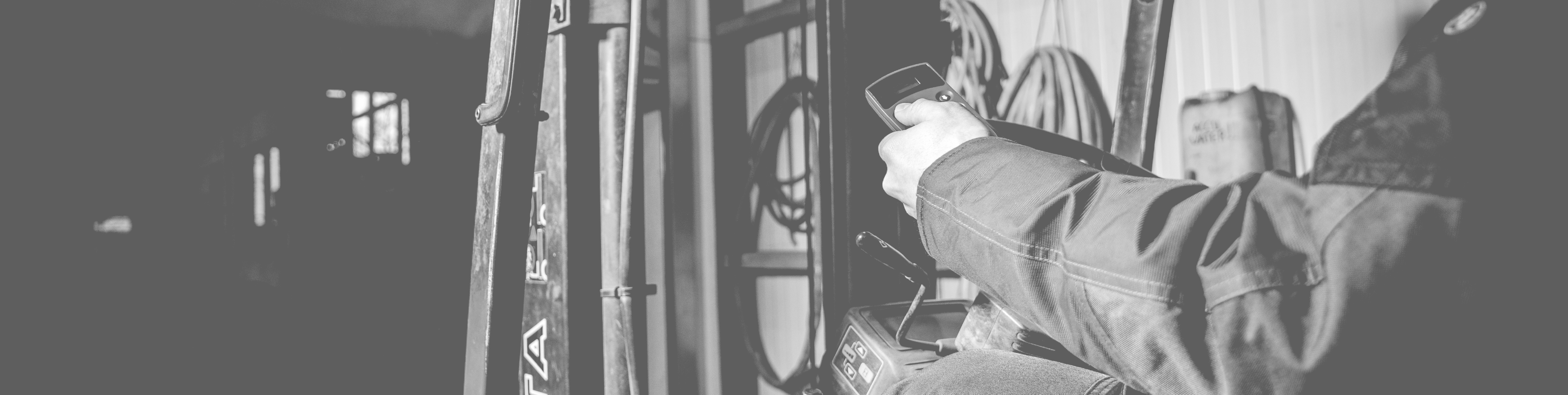 Hero Image 1920 x 484 Remote Controls 150 ppi