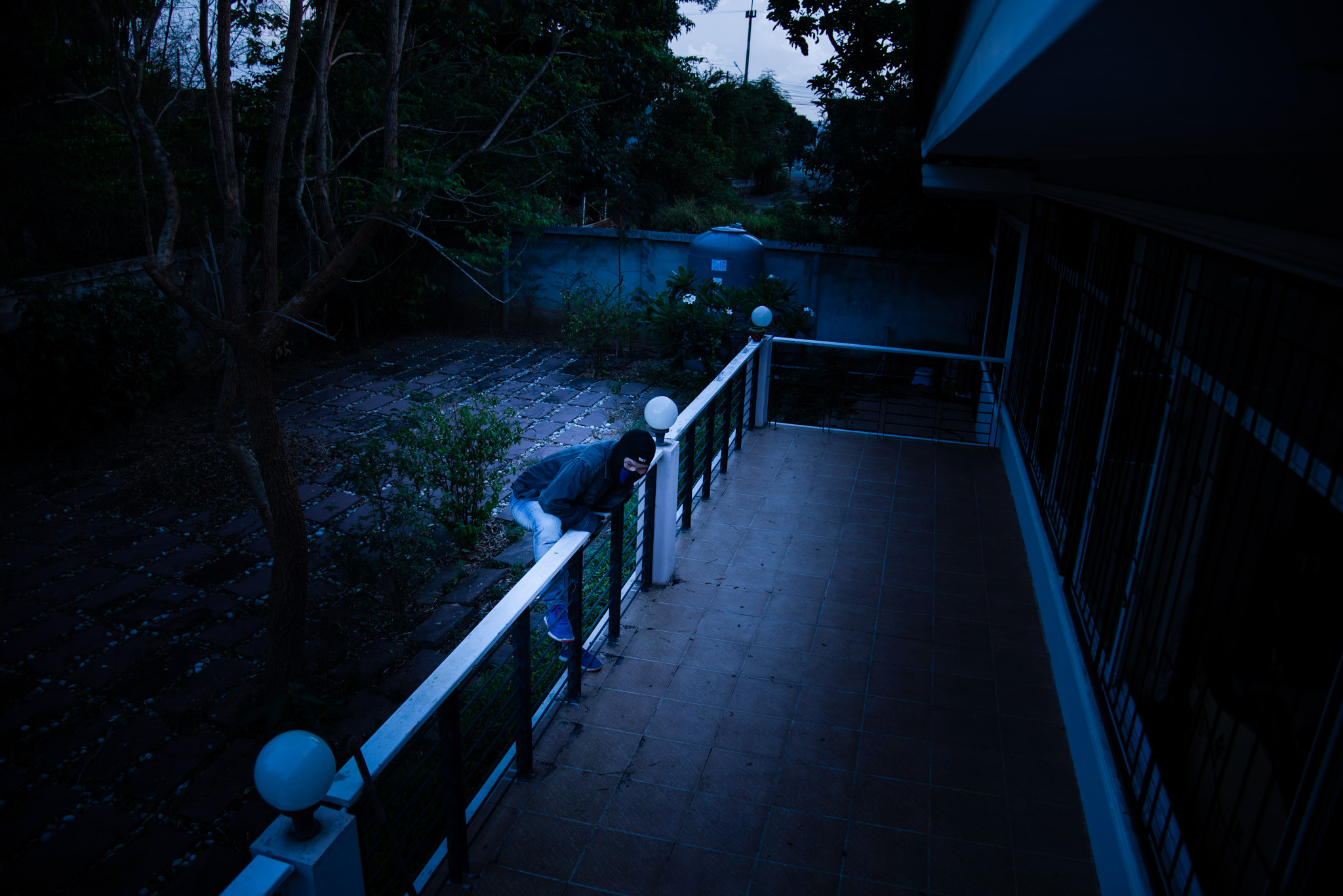 Intruder External Resi