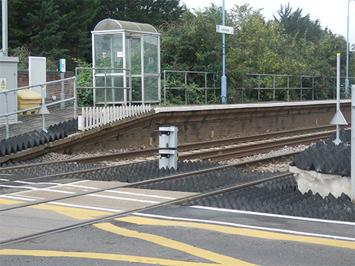Railwaycrossing safety 500px